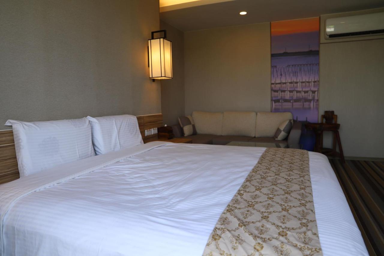 Tainan Julie'S Garden 峰情文旅 Hotel Anping Exterior foto