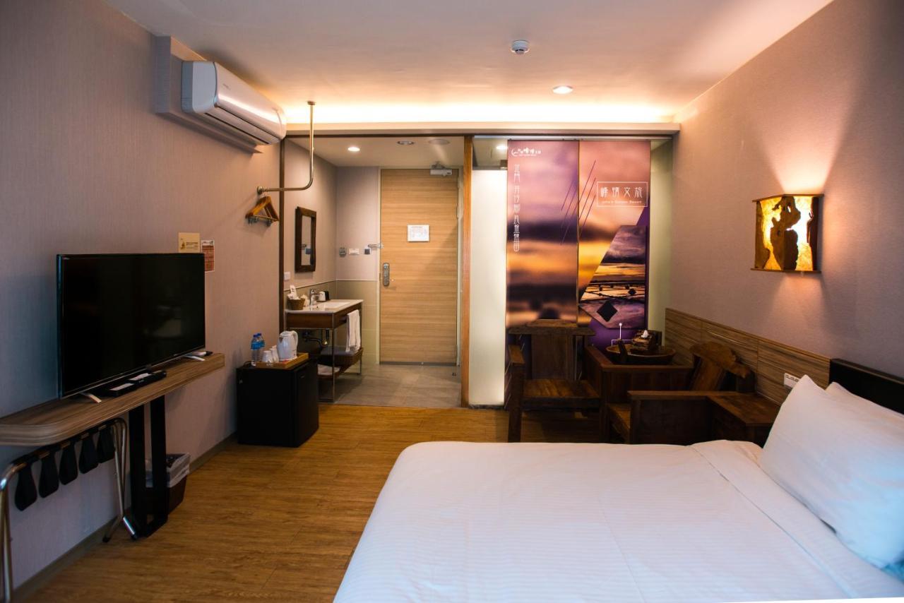Tainan Julie'S Garden 峰情文旅 Hotel Anping Exterior foto
